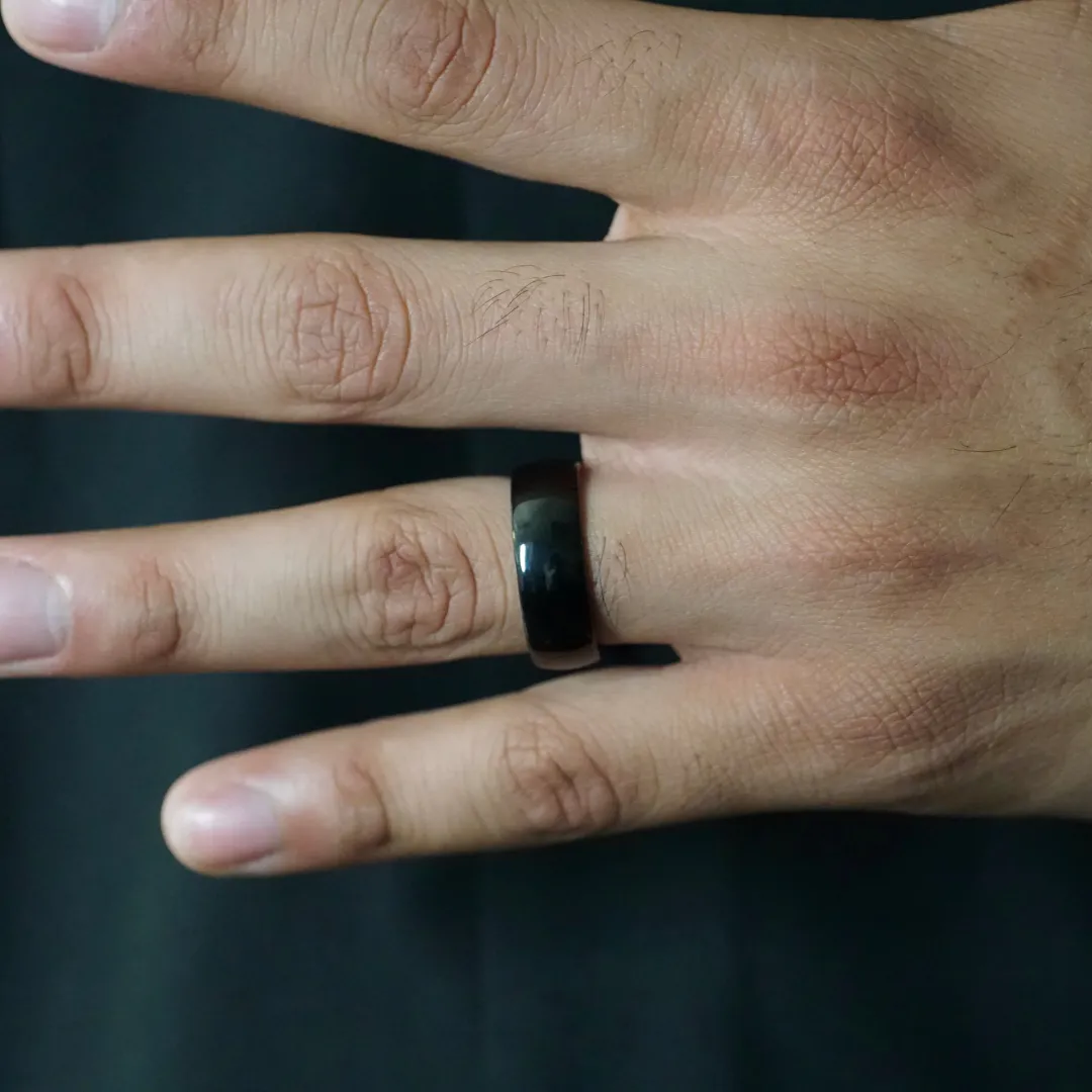 BLACK ROUNDED TUNGSTEN BAND