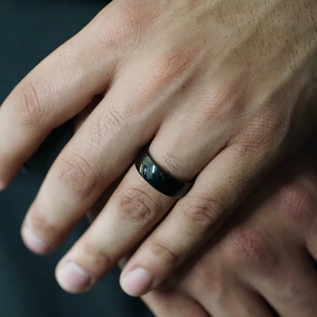 BLACK ROUNDED TUNGSTEN BAND